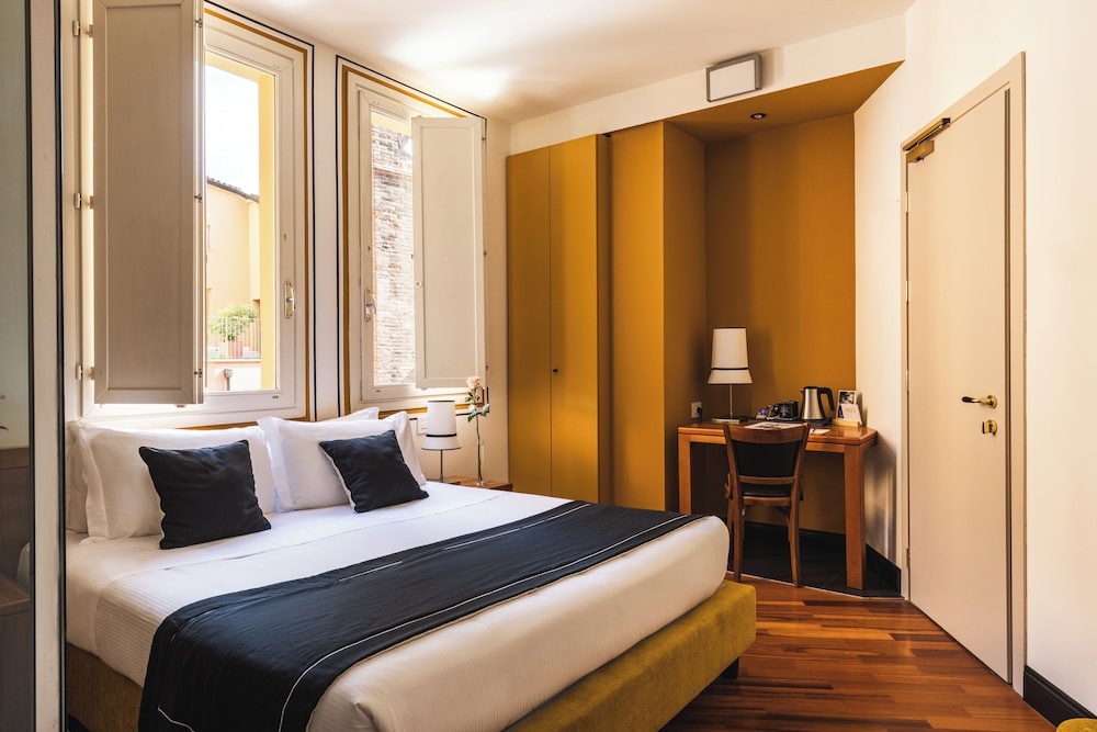 Ferrara Hotel 24/66