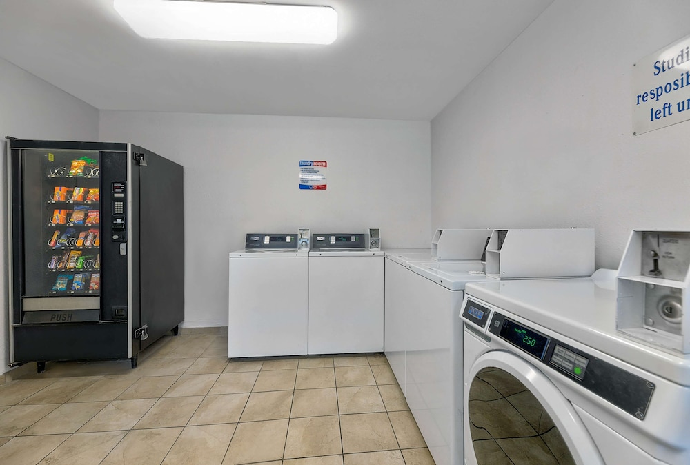 Studio6 North Richland Hills, TX - Fort Worth 8/38