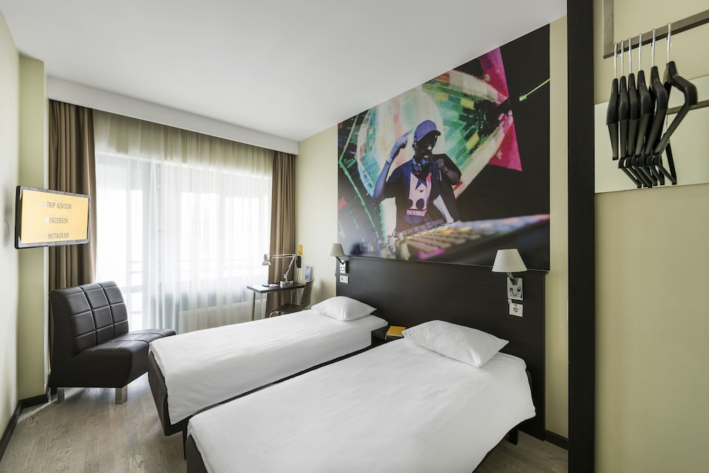 SUPERIOR, TWIN BEDS