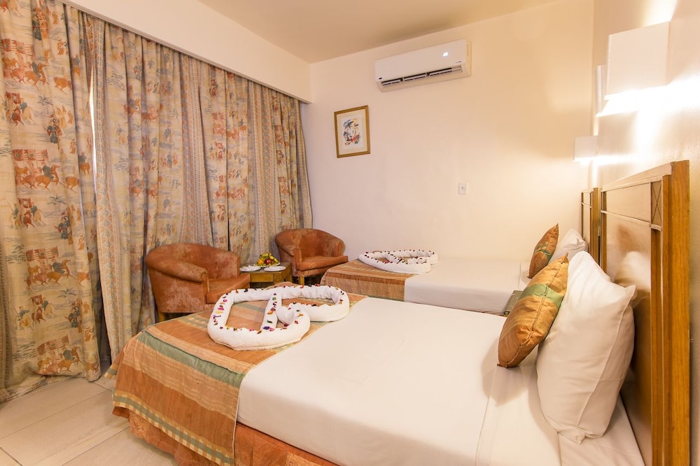 Hapi Hotel 30/68