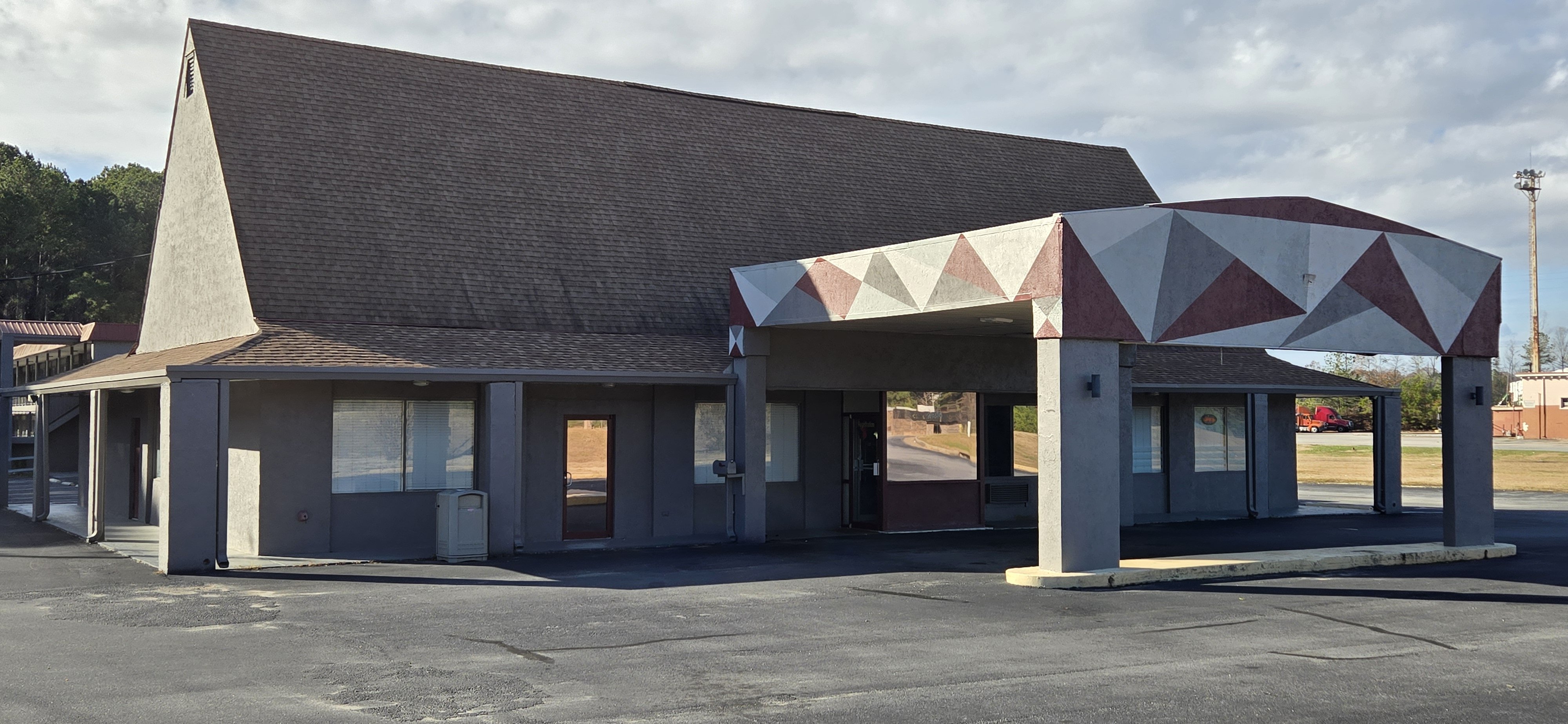 HomeTowne Studios LaGrange 13/15
