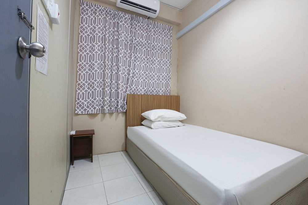 SPOT ON 89796 D'noor Budget Inn 12/27