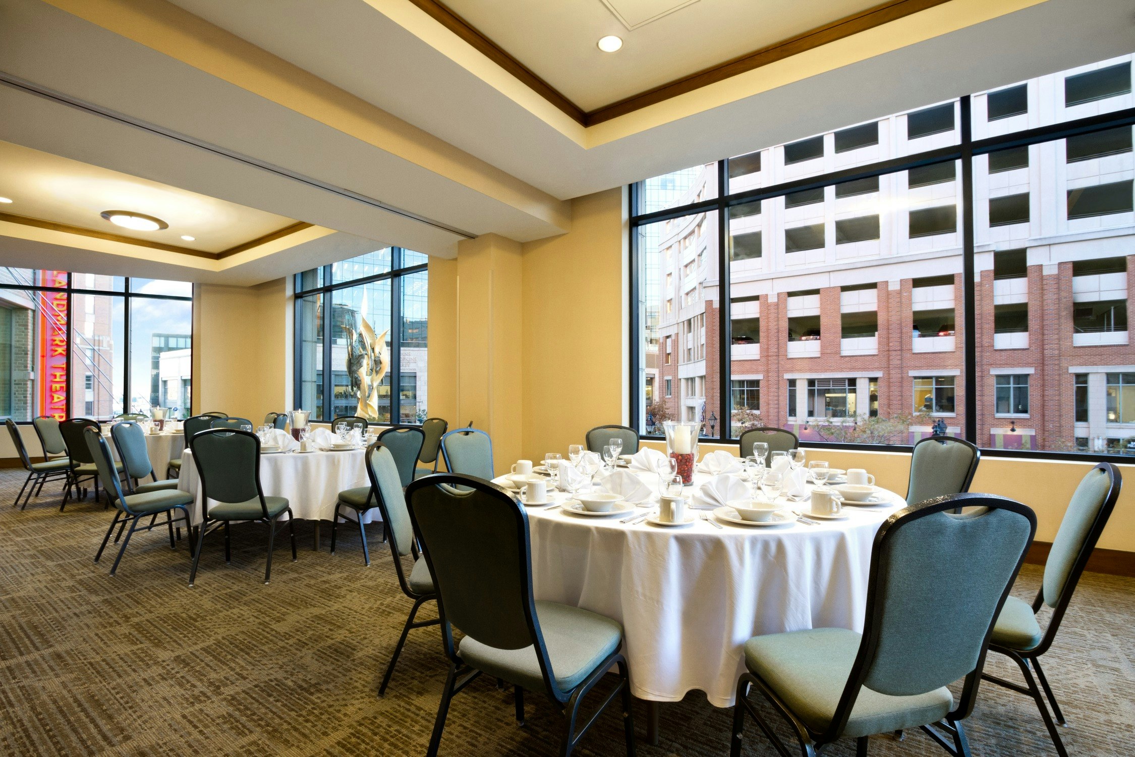 Hilton Garden Inn Baltimore Inner Harbor 41/51
