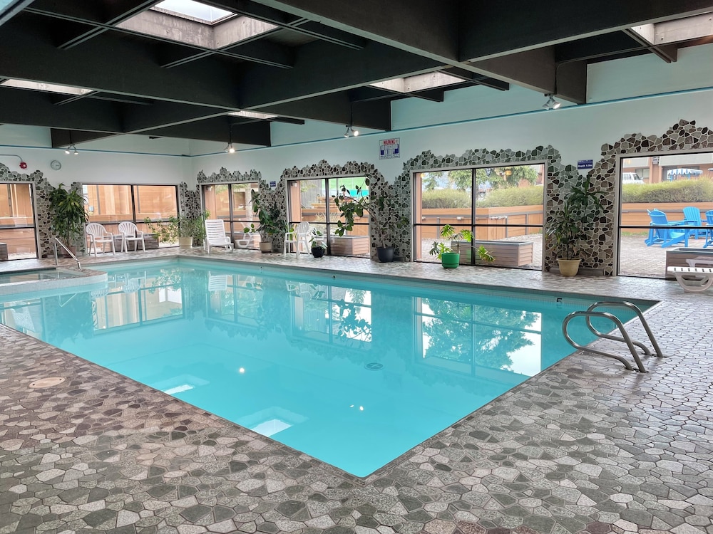 Marmot Lodge 34/50