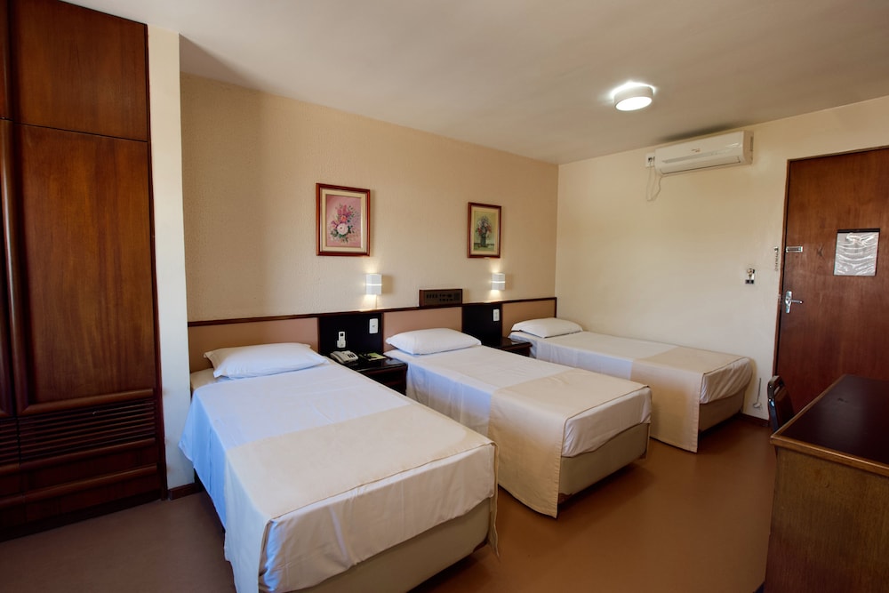 LIRA HOTEL 31/63