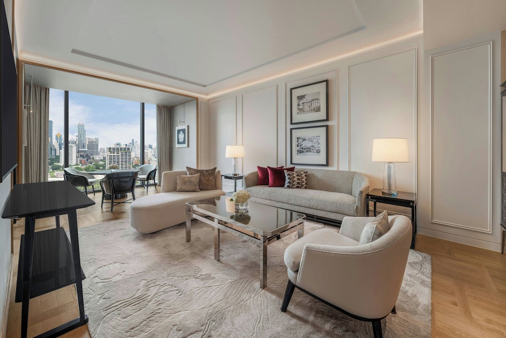 The Ritz-Carlton, Bangkok 24/45