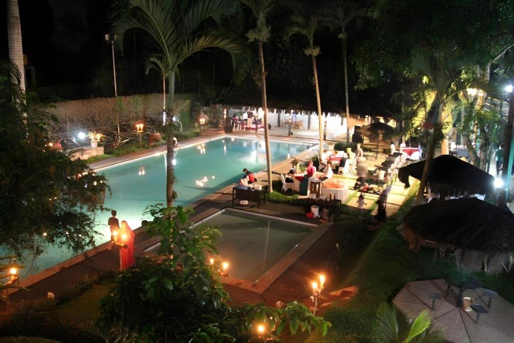 Augusta Sukabumi Hotel 27/28