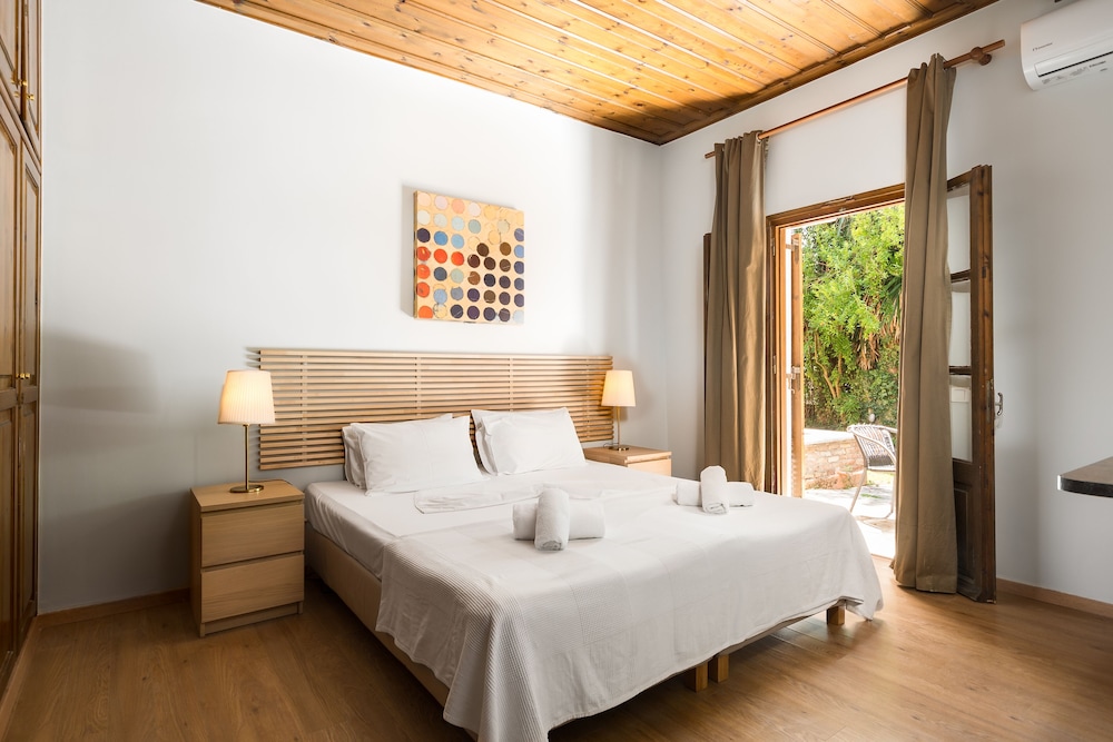 Folies Corfu Hotel Apartments 10/50