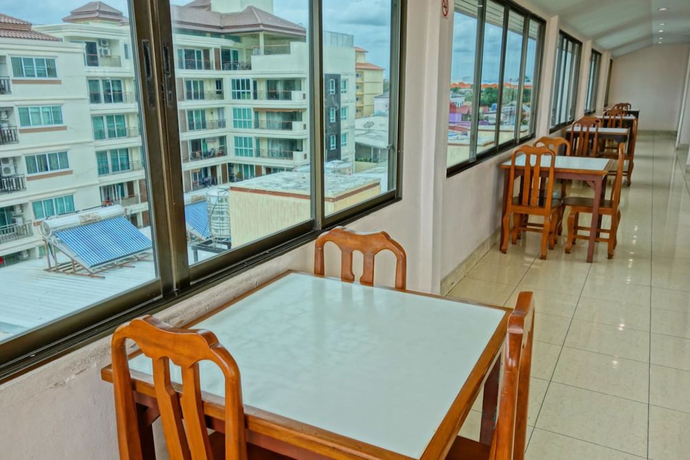 Lek Jomtien Hotel 14/23