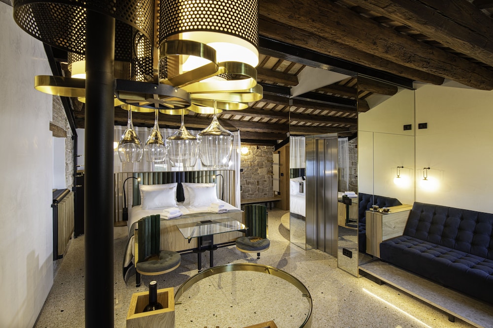 SPIRITO SANTO PALAZZO STORICO 3/70