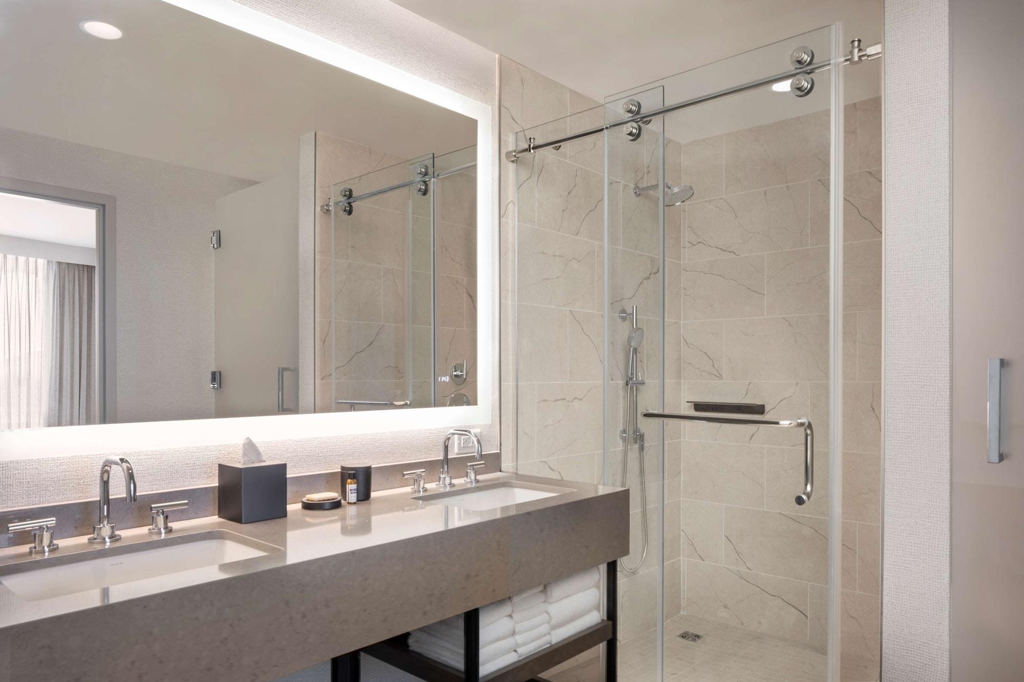1 Bedroom, Executive, Suite, Valley View