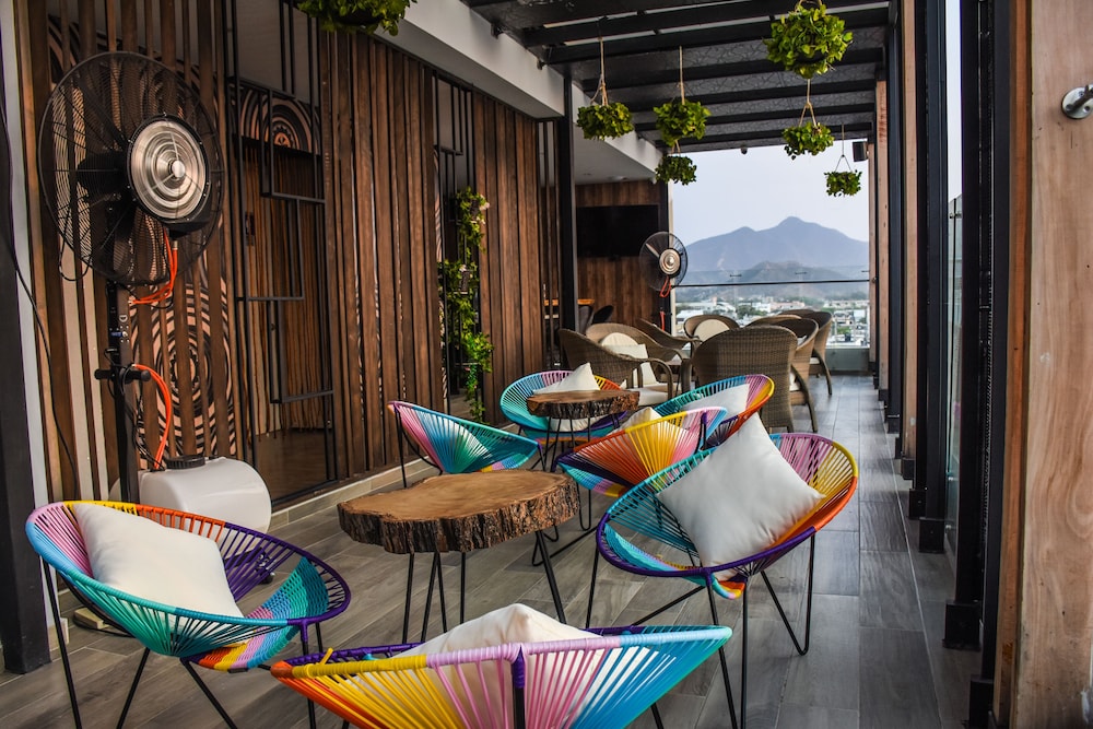 Perla Suite Hotel 46/64