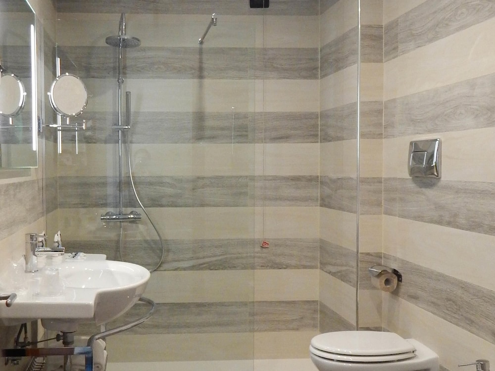 غرفة عائلية بسريرين مزدوجين، Mercure Rome Leonardo Da Vinci Airport 5/6