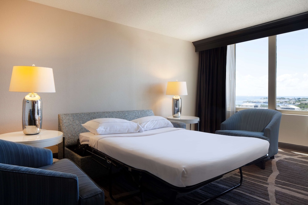 Hilton St Petersburg Bayfront 16/78