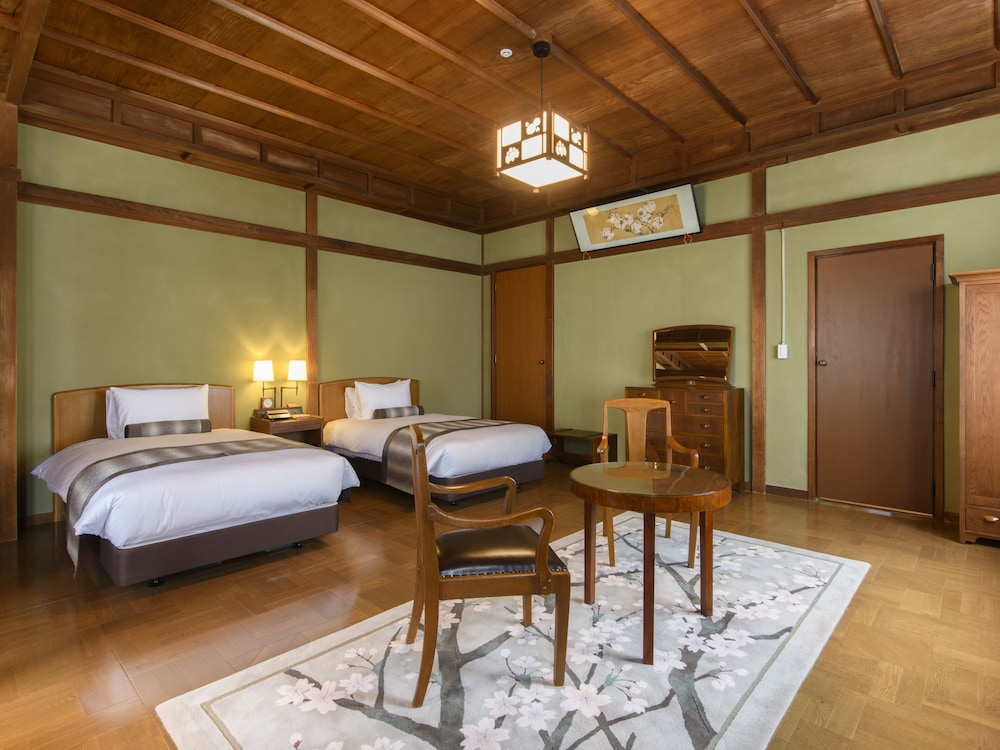 Heritage, Palace, Twin Beds