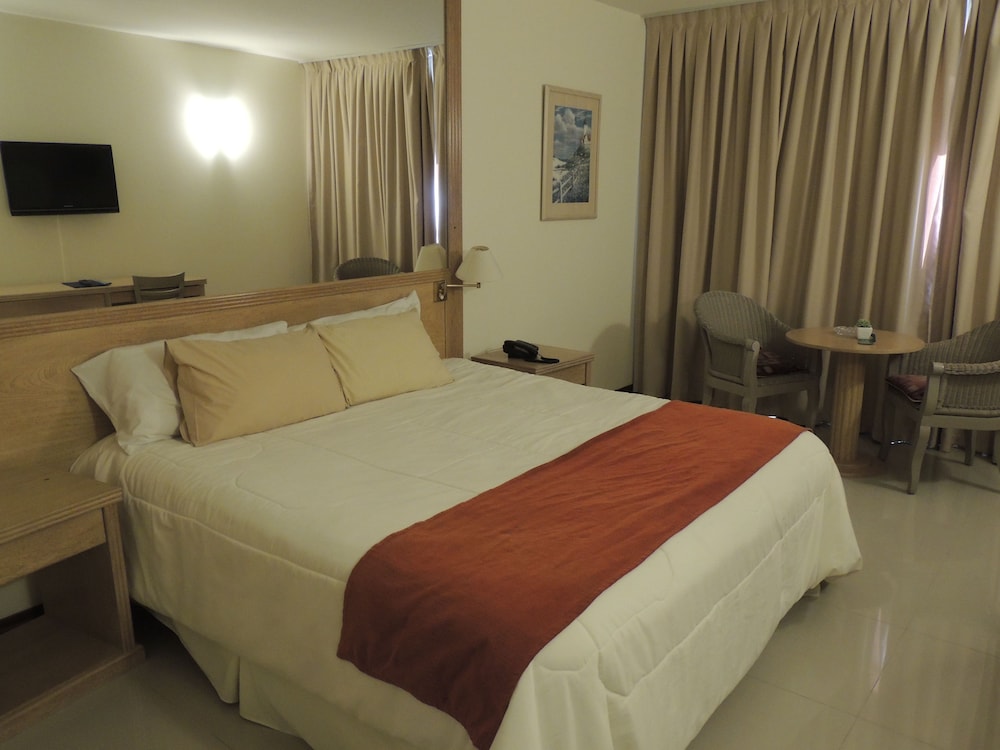 ROOM, KING BED, BALCONY