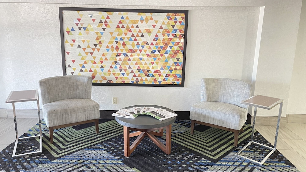 Holiday Inn Express Hotel And Suites Decatur 44/57