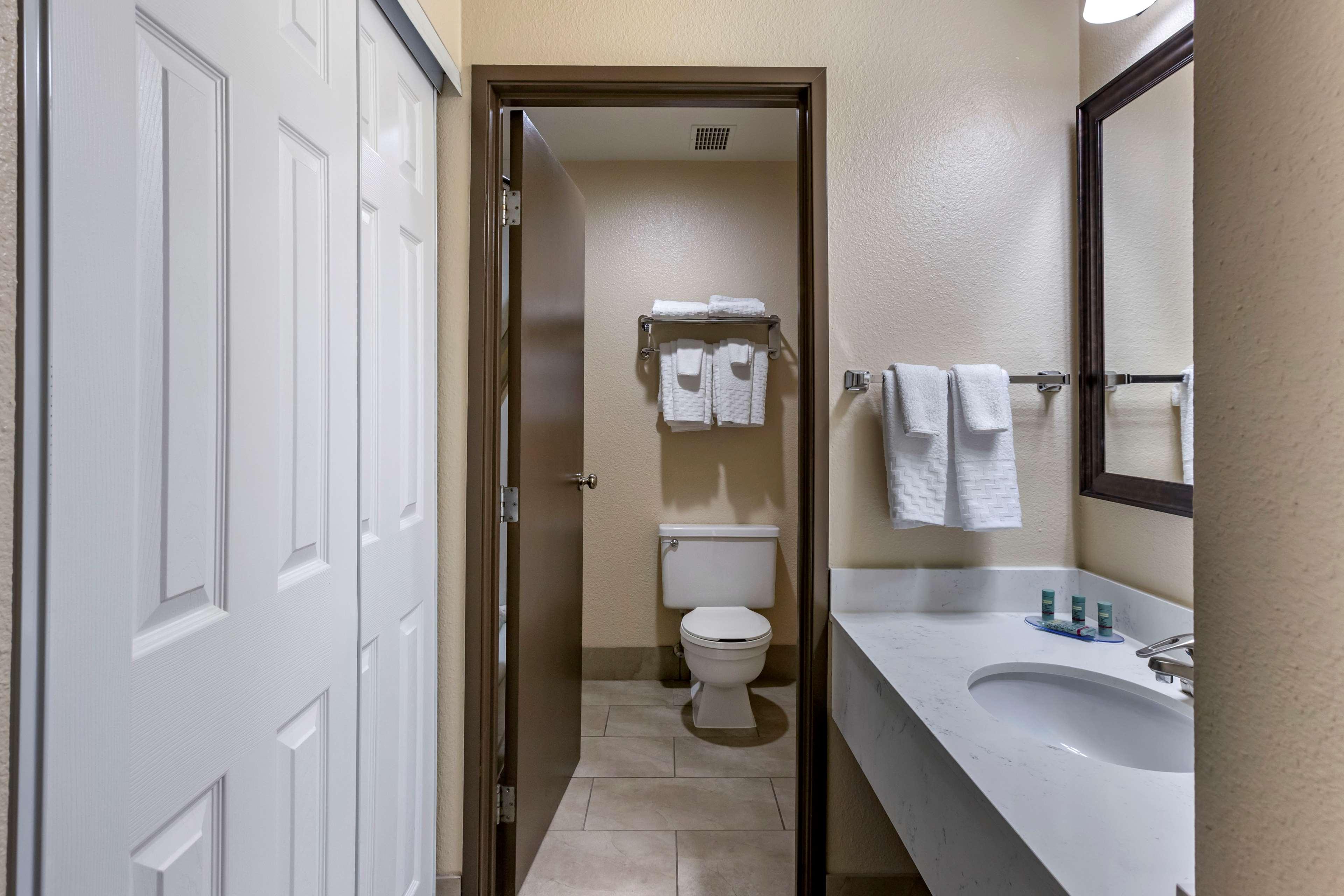غرفة بسريرين كينج، Best Western Sunridge Inn & Conference Center 6/6