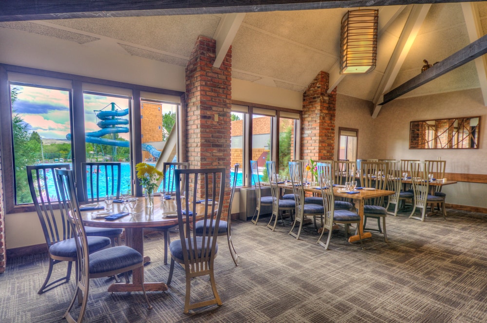 Fairmont Hot Springs Resort 40/54