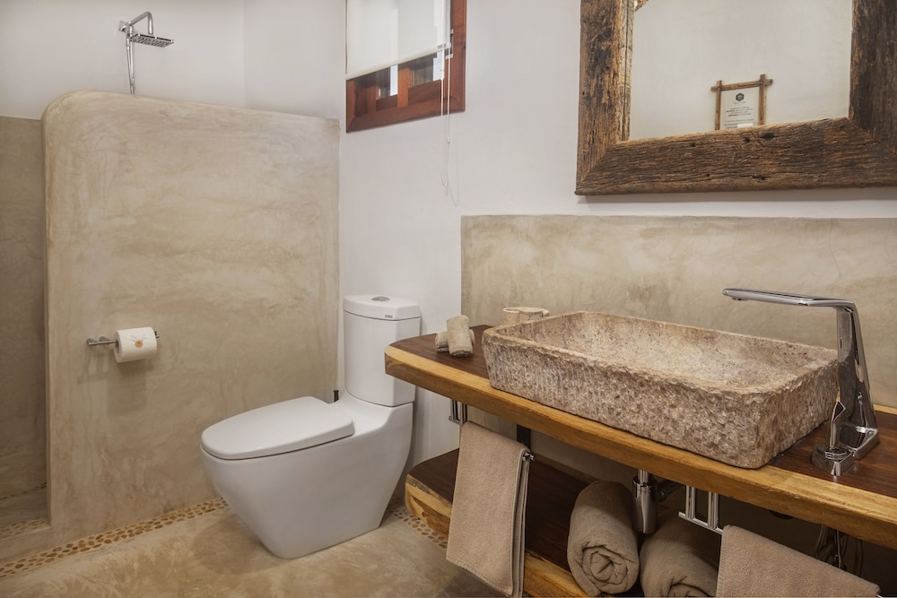 Carita Hotel & Residence 48/50