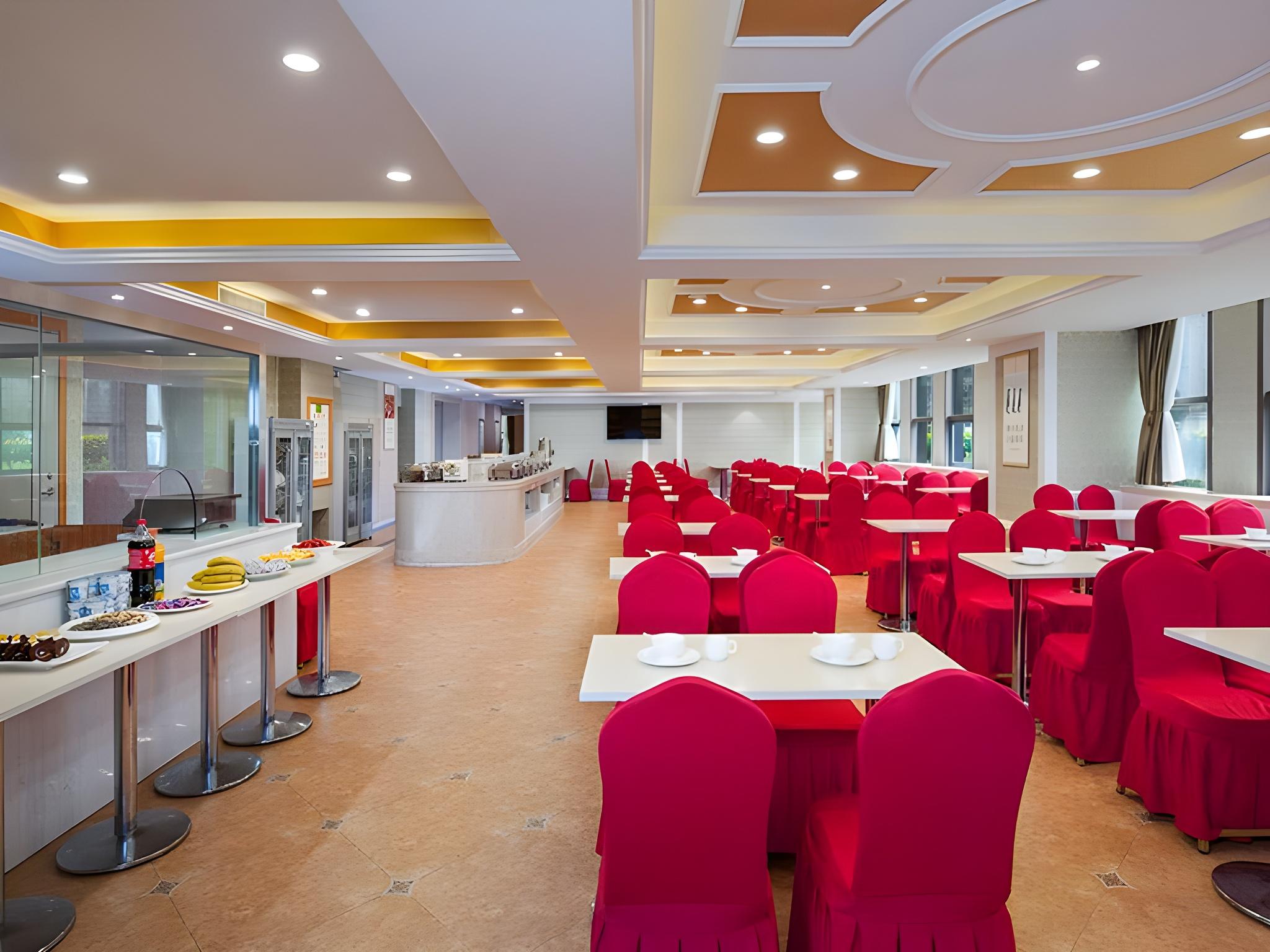 Vienna International Hotel Kunming (West Guangfu Road Station Branch) 48/48