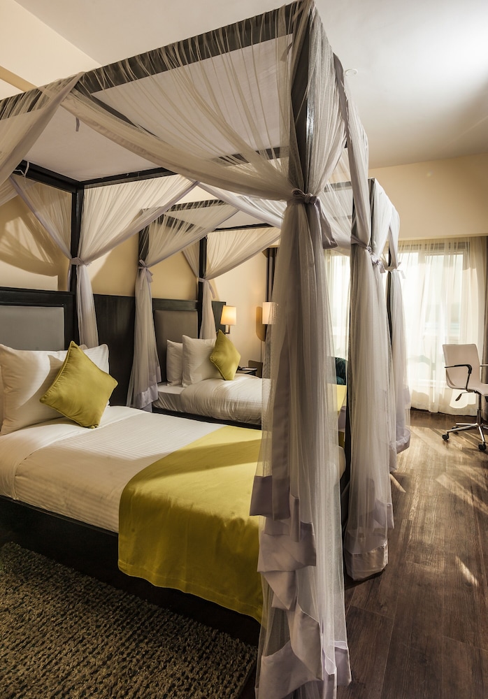 Acacia Premier Hotel 12/66