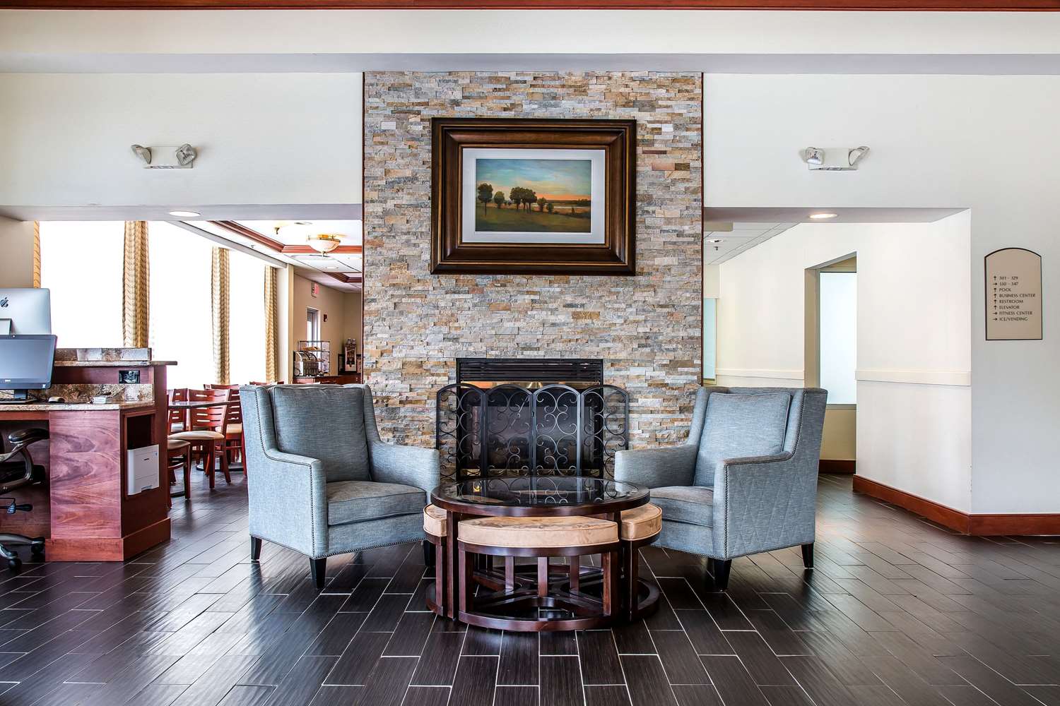 Hamden Hotel & Suites 20/26