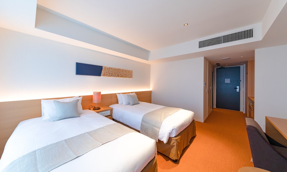 SUPERIOR, TWIN BEDS, ACCESSIBLE