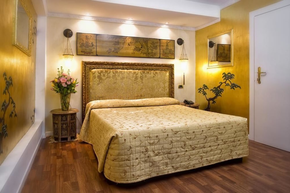 HOTEL NOEMI 8/45