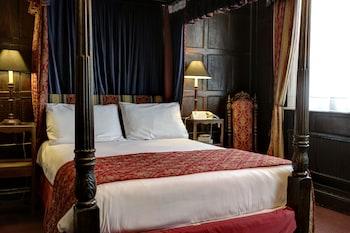 Victoria, Superior, Double Bed, City View