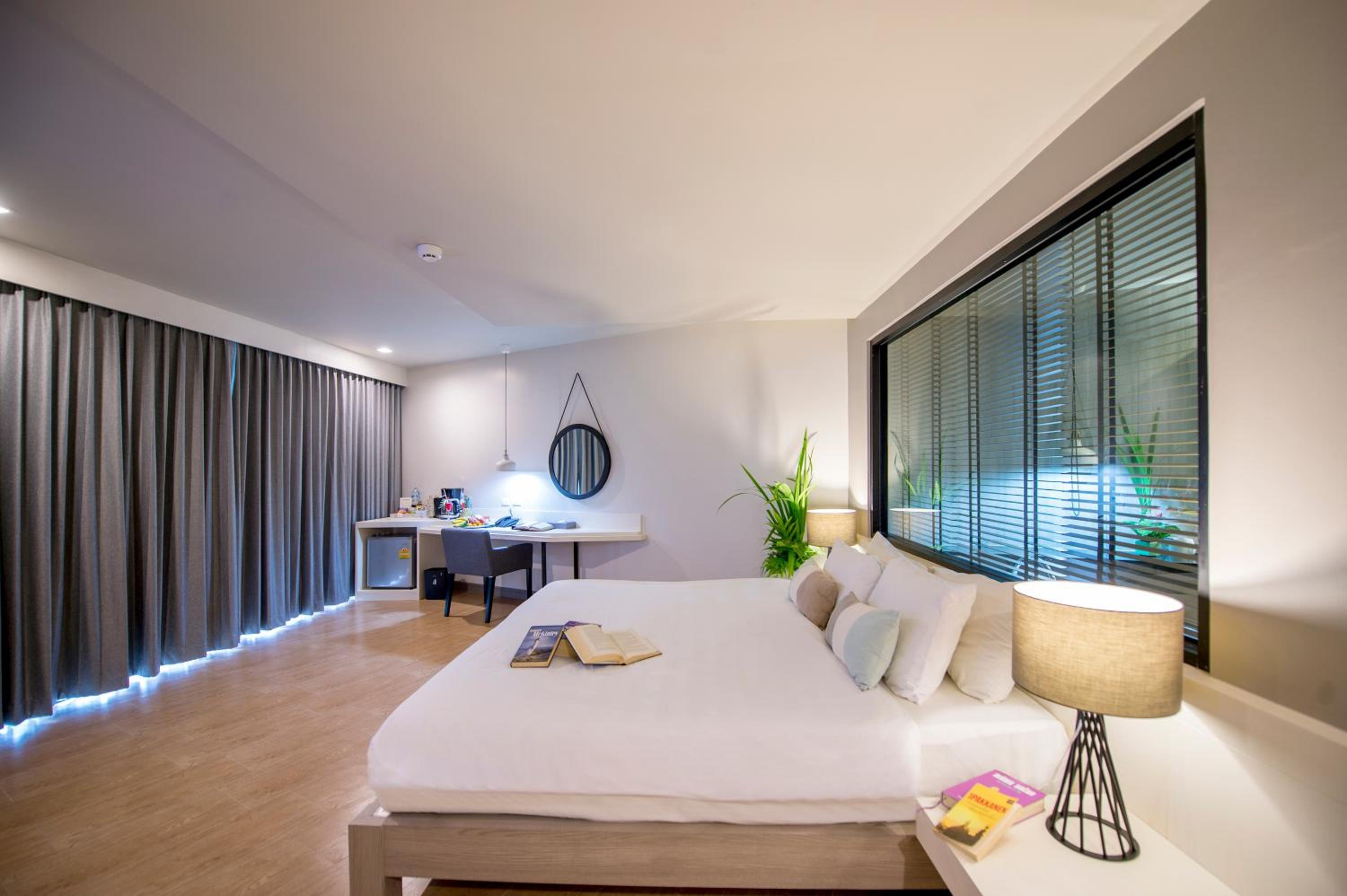 Premier, Deluxe, King Bed