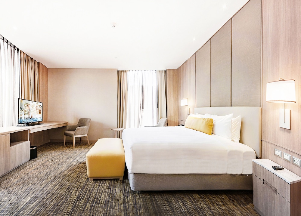 GRAND, EXECUTIVE, BATHTUB