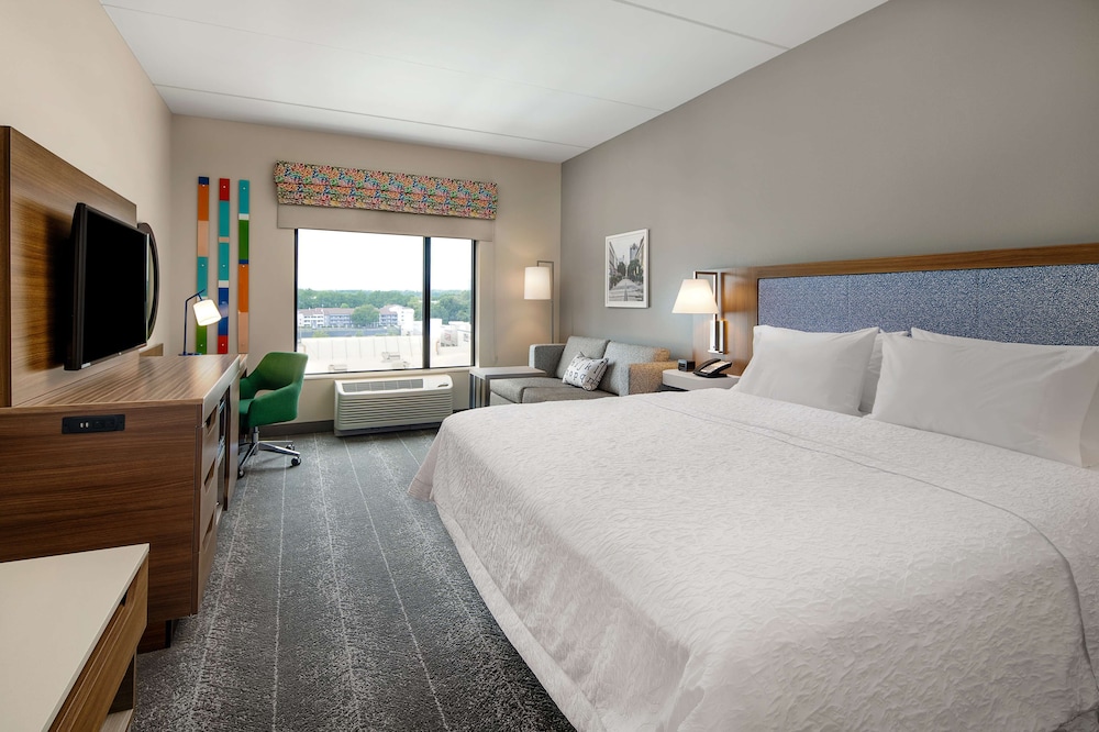 Hampton Inn Suites Raleigh Midtown Nc 18/32