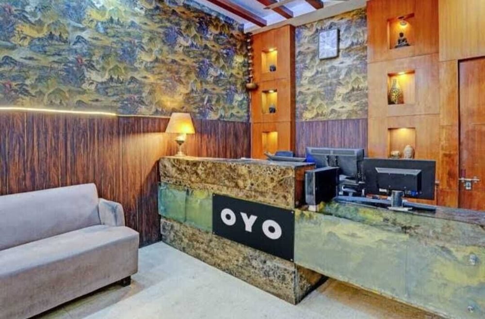 Oyo 421 One Hotel 40/44