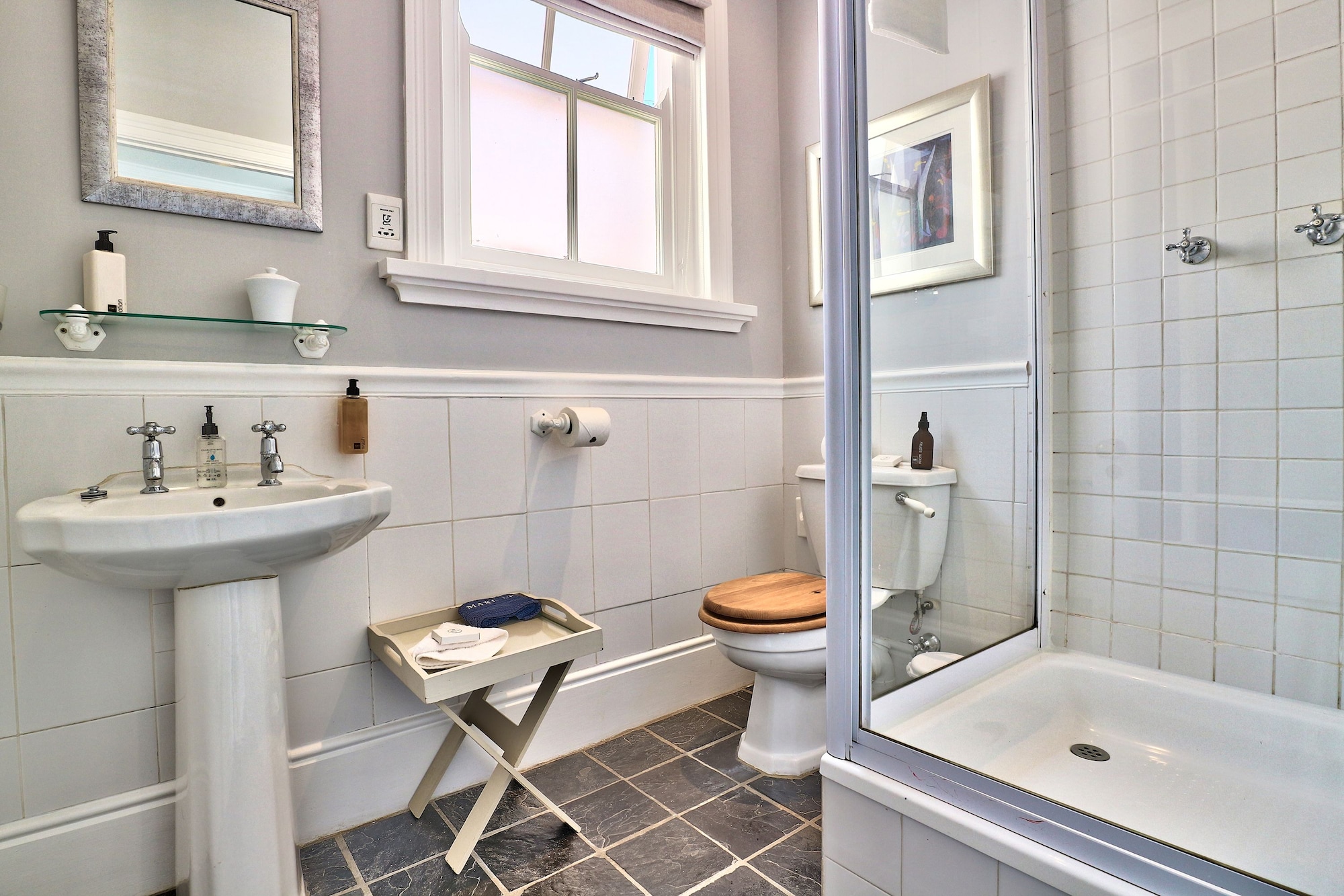 Deluxe, Twin Beds, Parker Cottage 5/7