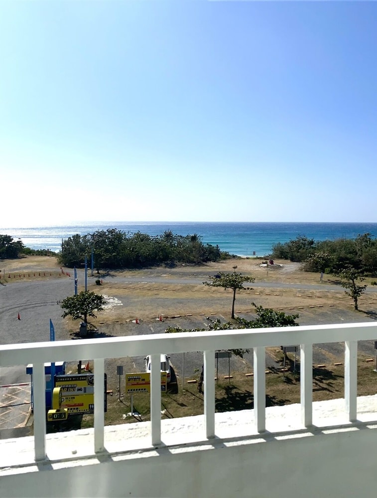 Water Front Hotel 45/53