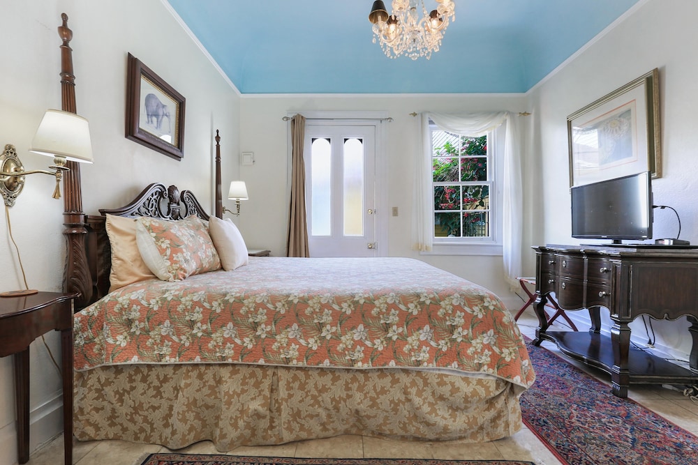 3 BEDROOMS, COTTAGE
