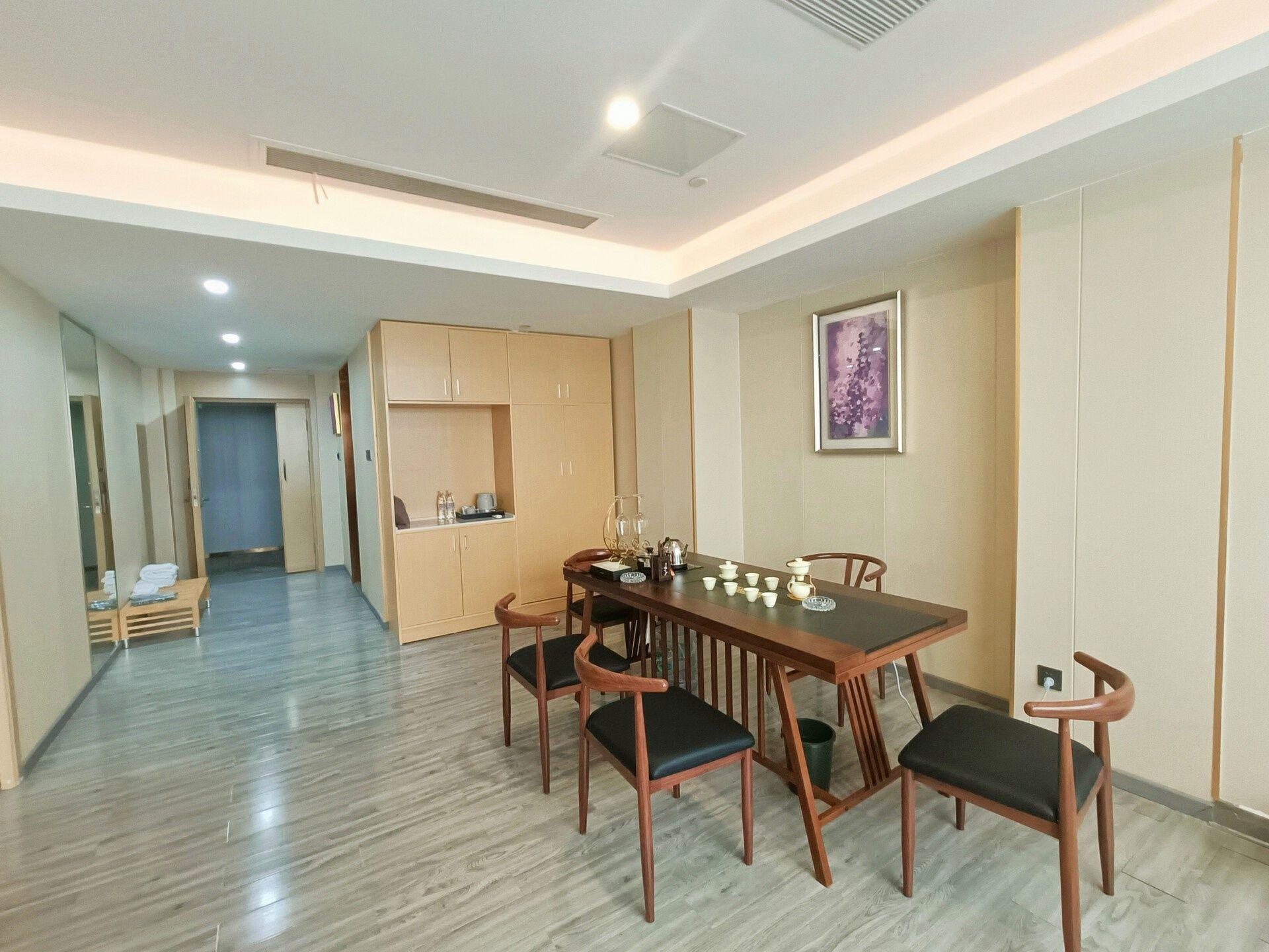 Lavande Hotel (Shenzhen North Railway Station Qinghu Metro Station) 42/50