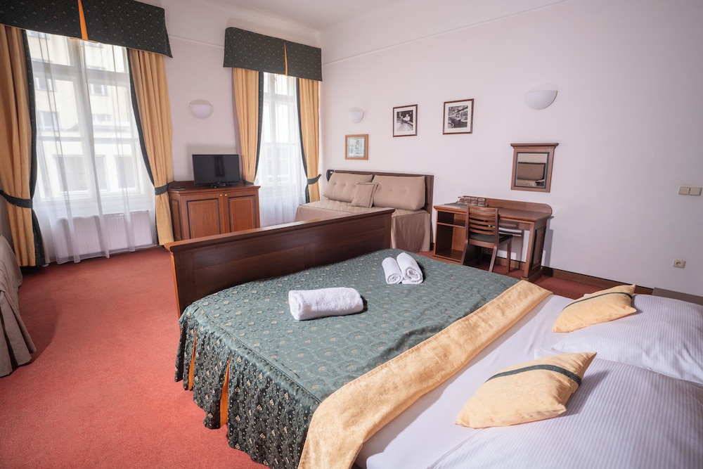 SUPERIOR, DOUBLE BED