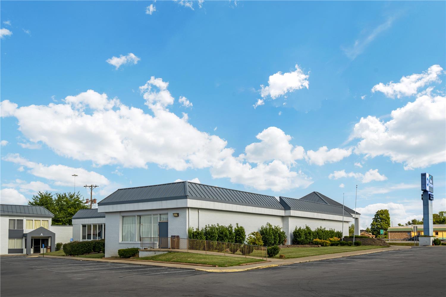 Baymont by Wyndham Richmond KY 5/30