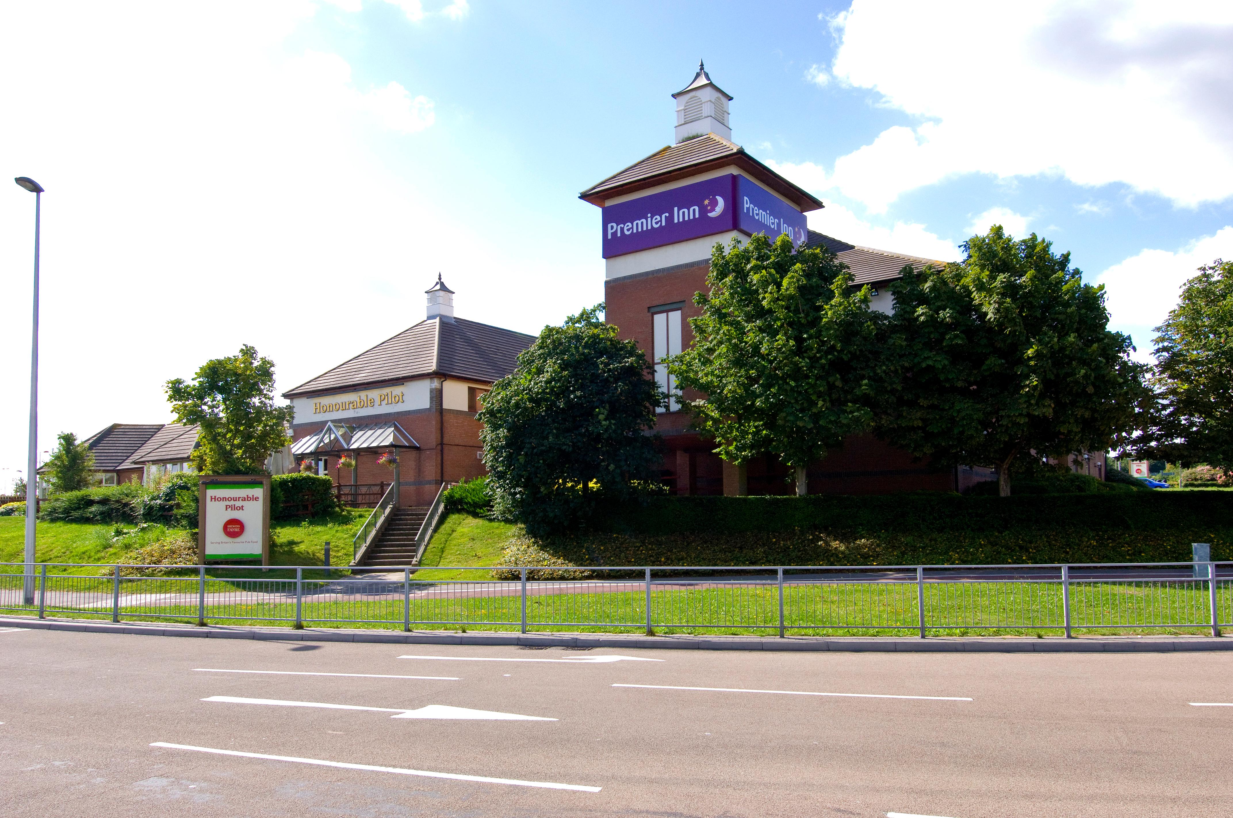 Premier Inn Gillingham Business Park 20/25