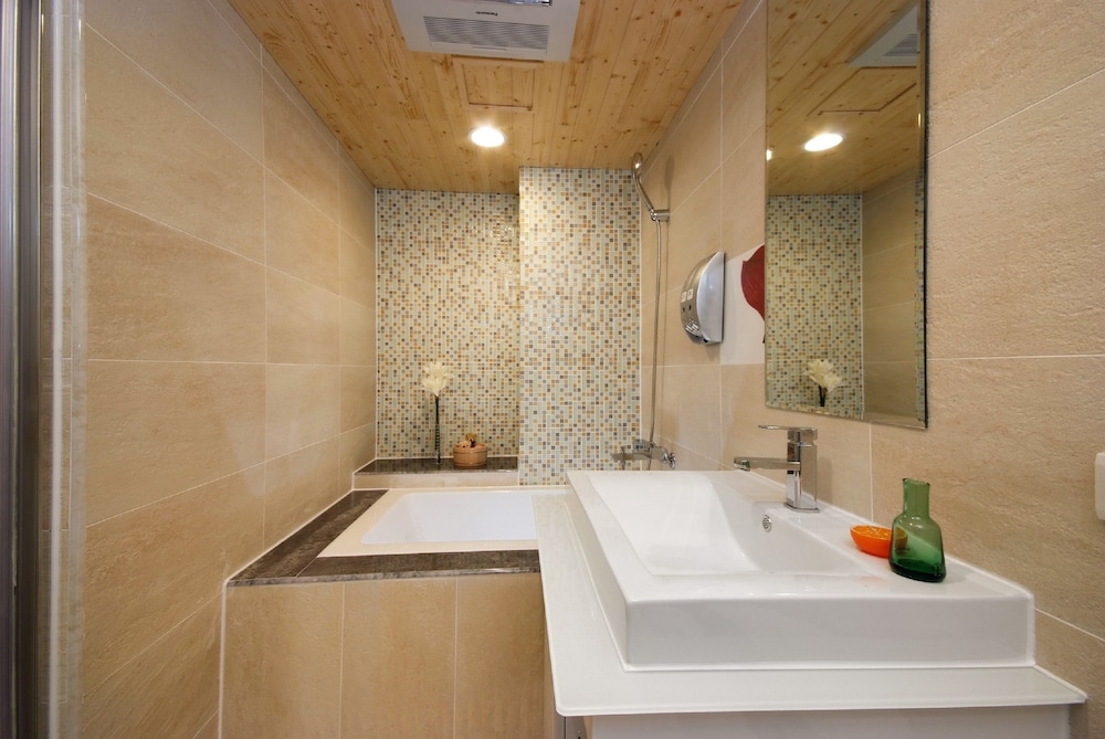 Homey House 57/60