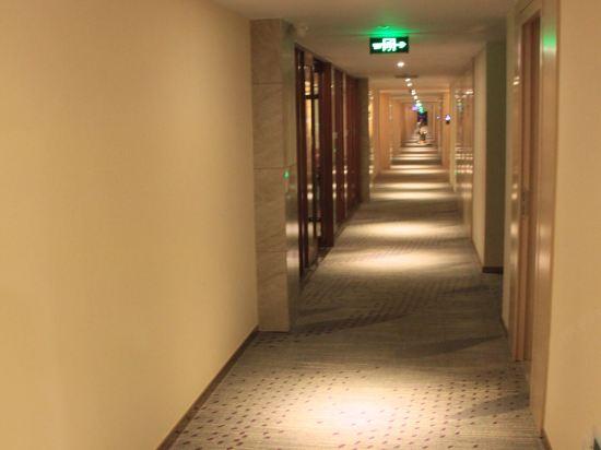 Lavande Hotel (Chifeng High Speed Railway Station) 21/35