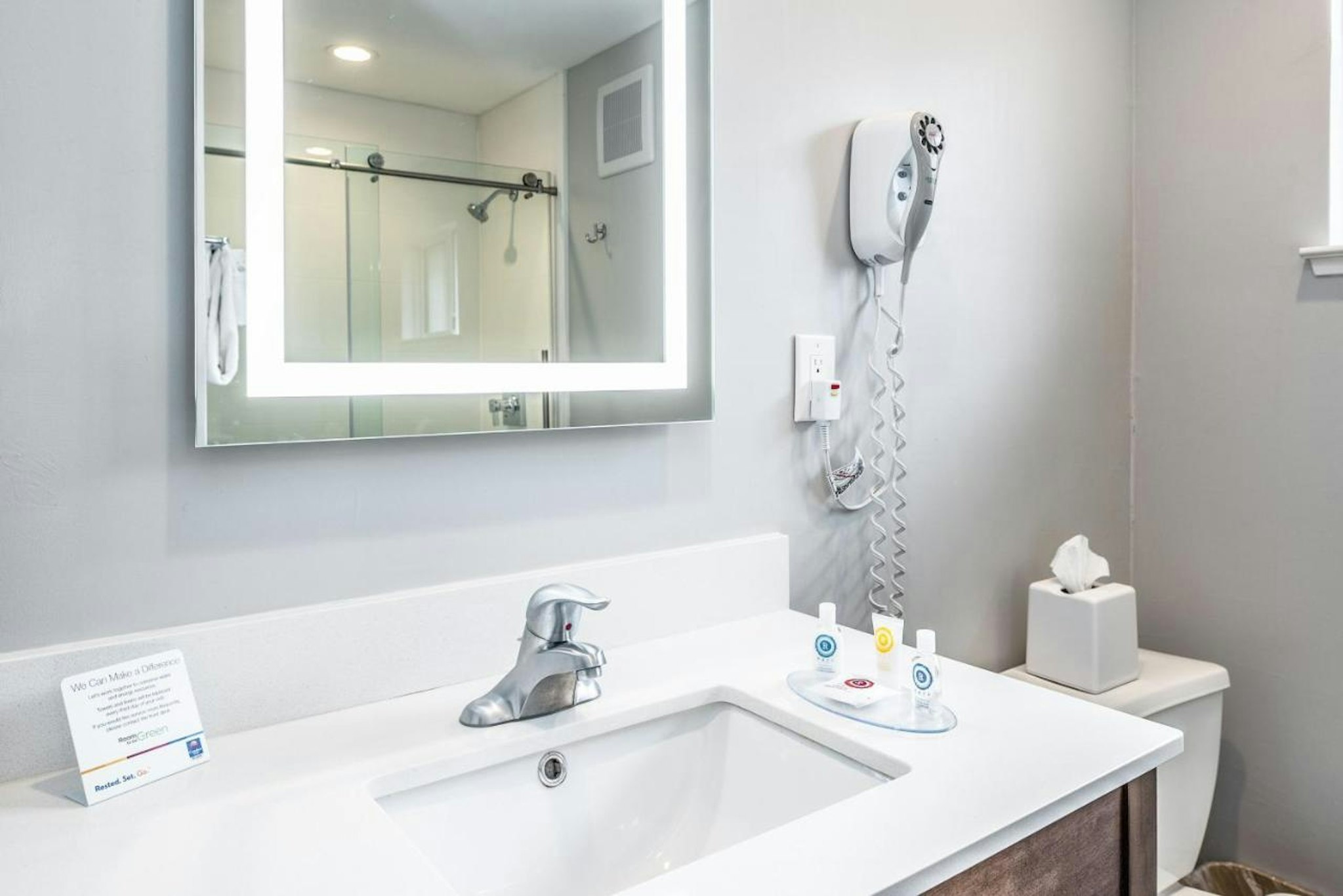 The Inn At 1252 Monterey 32/33