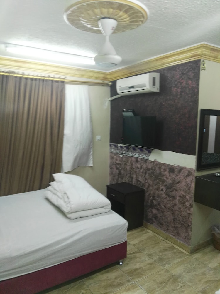 Sea Beach Hotel 12/44