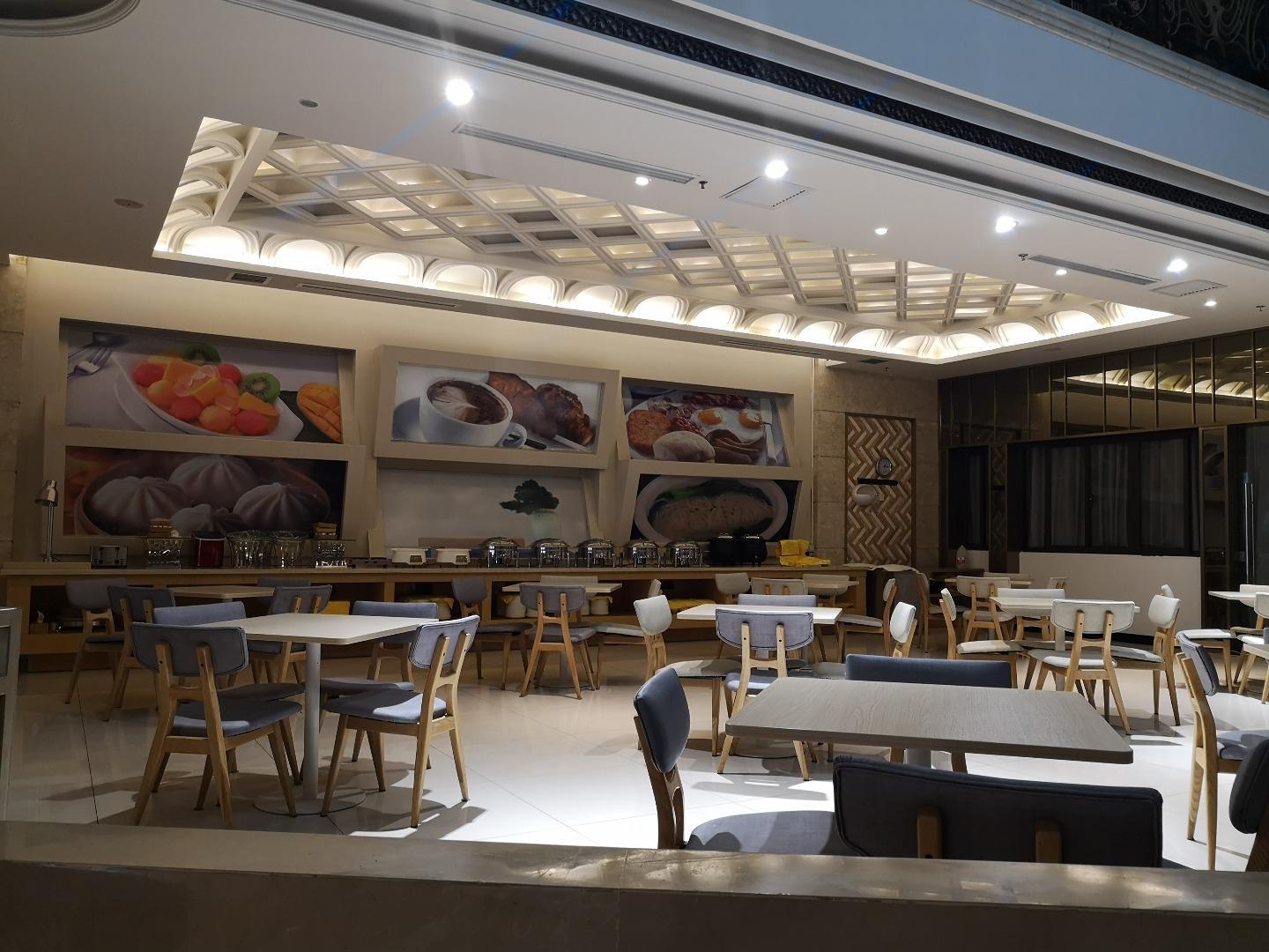 Ji Hotel (Shanghai Pudong Airport Chengnan Road) 36/44
