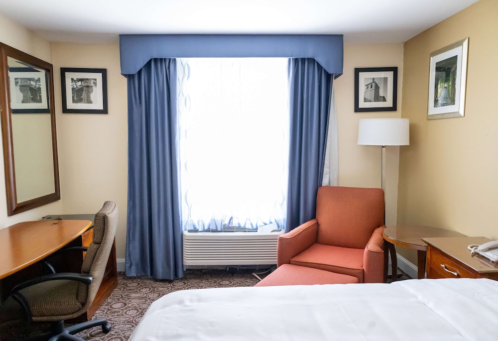 Baymont by Wyndham College Park Atlanta Airport South 12/50
