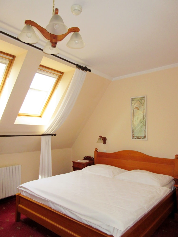 Hotel Opera Prague 16/76
