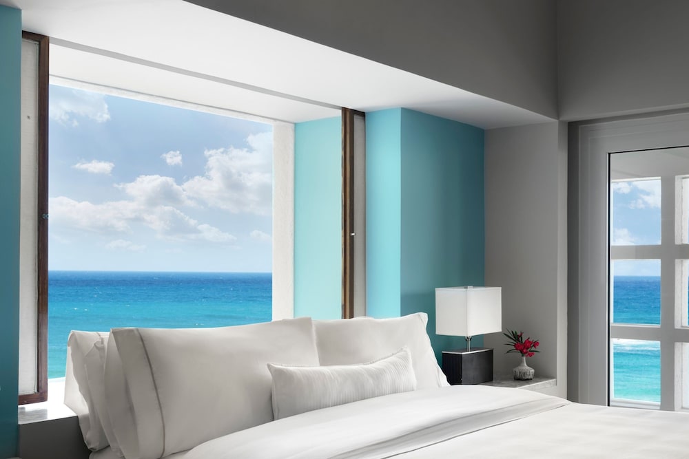 Room at WESTIN RESORT AND SPA CANCUN, CANCUN