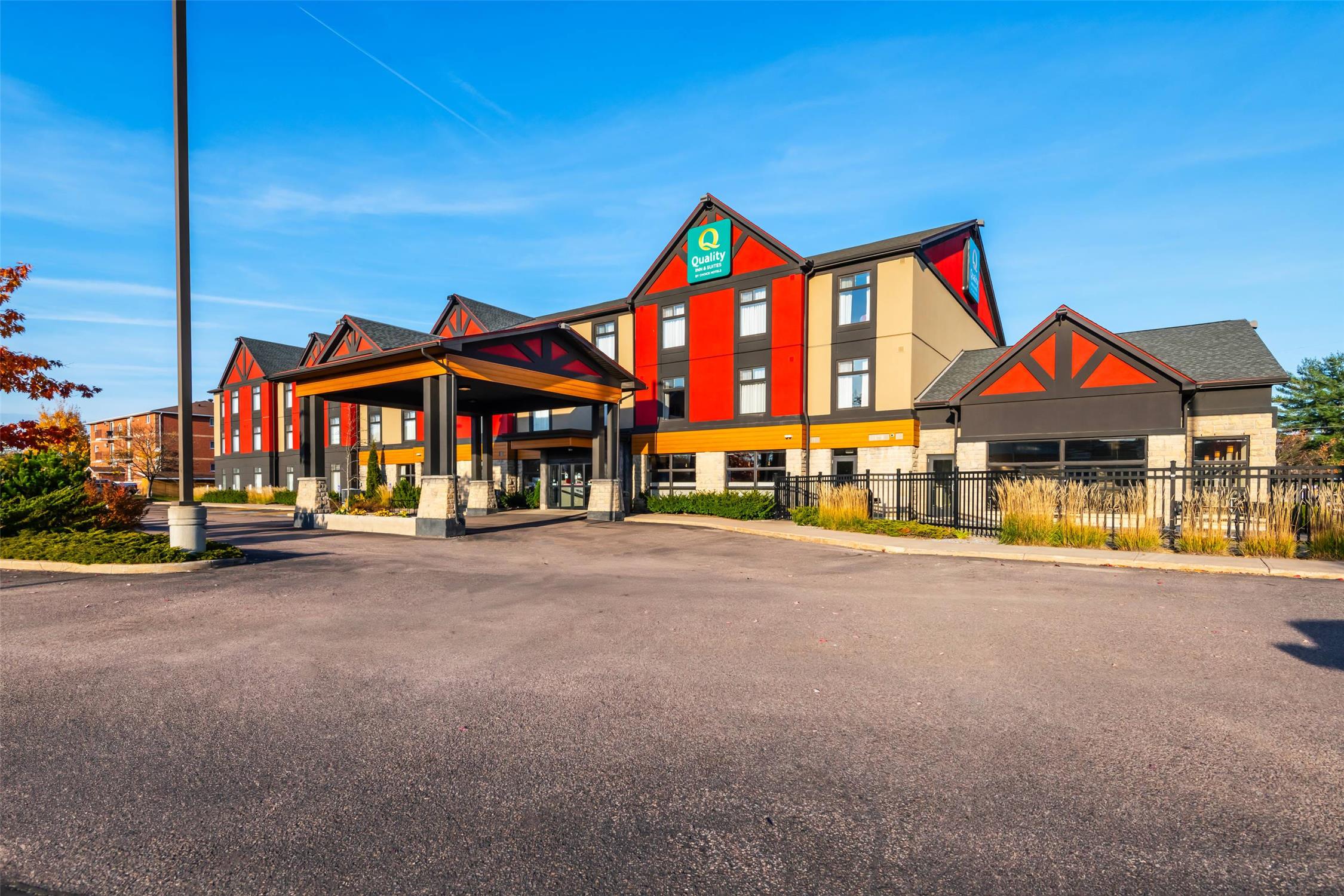 Quality Inn and Suites Petawawa 24/28